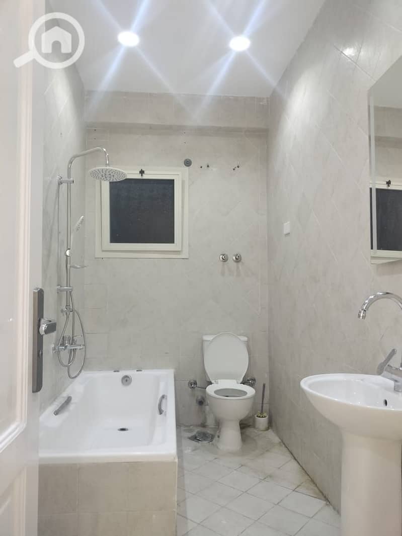 13 0d5b716c-2702-4003-8c75-b54d2a9d9ecd. jpg