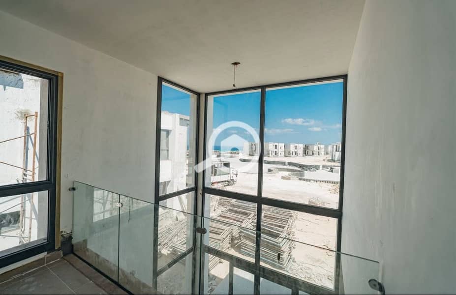 12 WhatsApp Image 2025-11-29 at 14.44. 34_e2926142. jpg