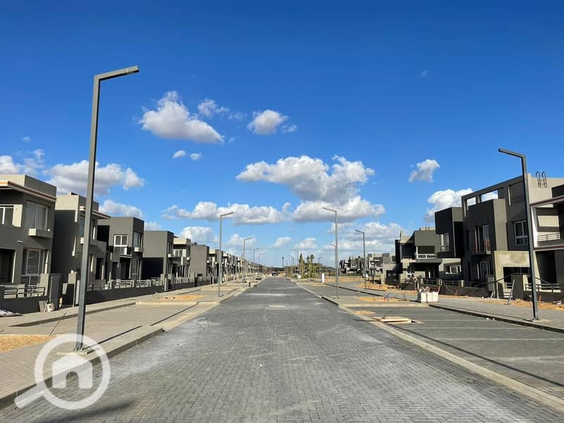 10 WhatsApp Image 2022-11-29 at 12.44. 30 PM. jpeg