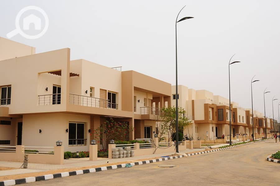 11 Grand-Heights-compound. jpg