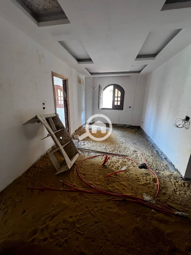 6 b932784d-5169-49e2-baf7-be47f4b5d189. jpg