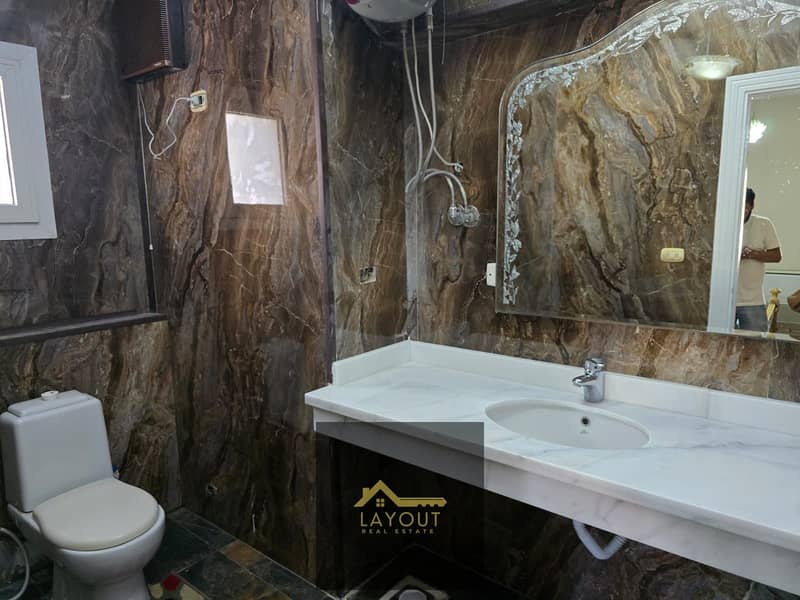 4 c6524599-a29f-4609-b8e7-74e5bdbc927b. jpg