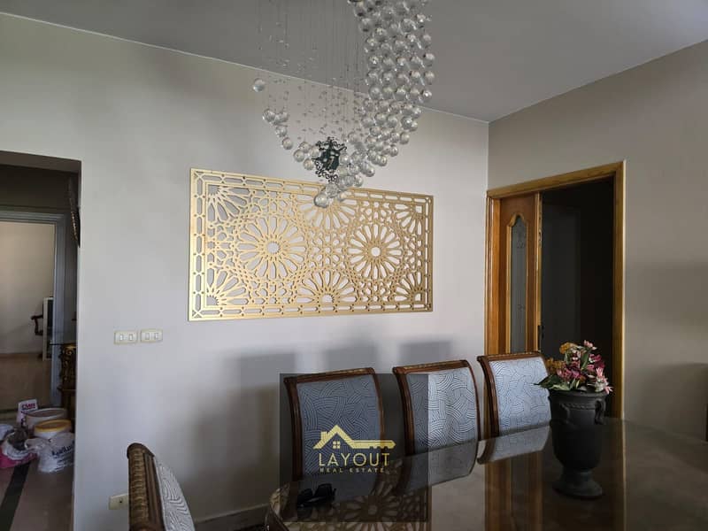 11 edd542f1-a768-4701-9668-2a1734cd3dde. jpg