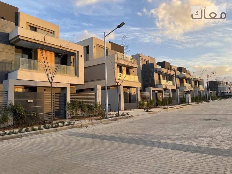 4 4aed6c34-a73d-4c53-a449-e1ea2c84bec7. jpg