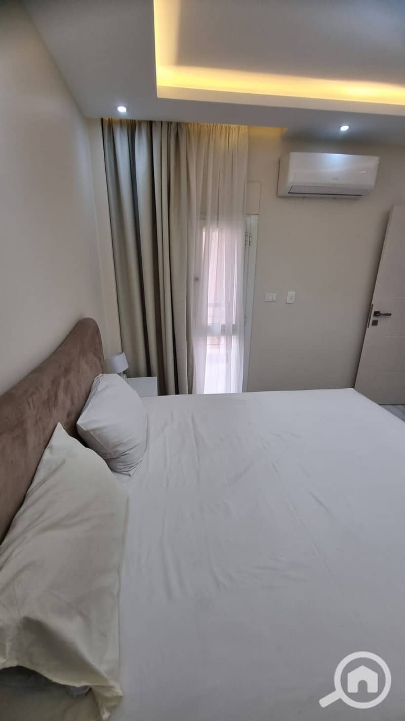 10 d8989e4b-a3a9-4e45-a5f0-4fab6b746784. jpeg