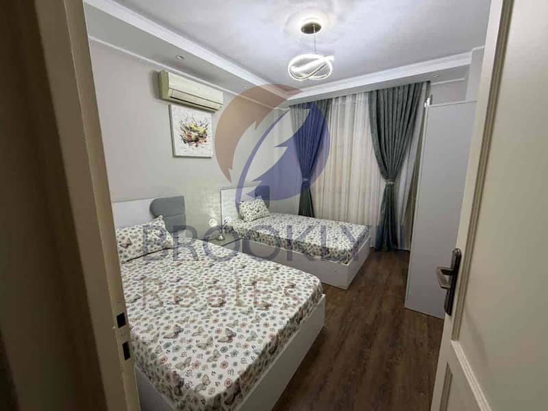 10 e94e1ddf-37da-458a-a668-019ac0fee596. jpg