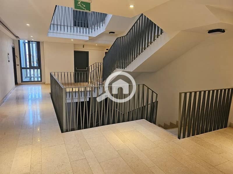 6 c554beb3-a746-4945-b4cb-10ed97cb85b7. jpeg