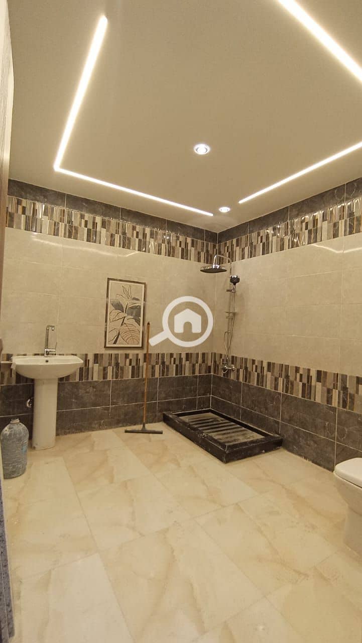 12 66997b1a-6b5c-4e1c-8023-9b3ee7791fd6. jpg