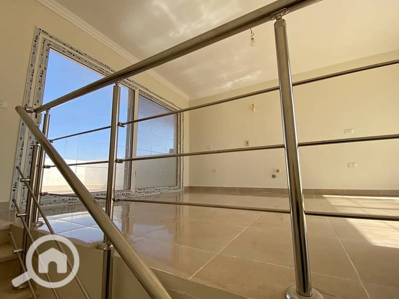 5 0d504f23-2ab9-402c-8df0-35f9b9c6bcab. jpg