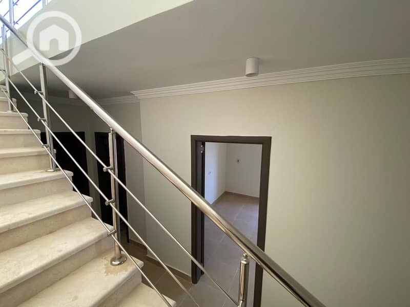 9 90fcbcb7-eddf-4452-95aa-002a880e6967. jpg