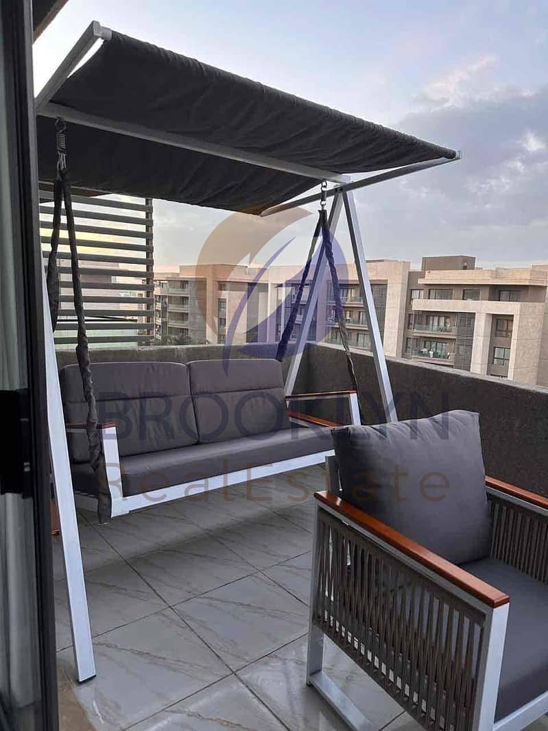 12 e4327db2-d438-4d69-8d3d-1f717769f597. jpg