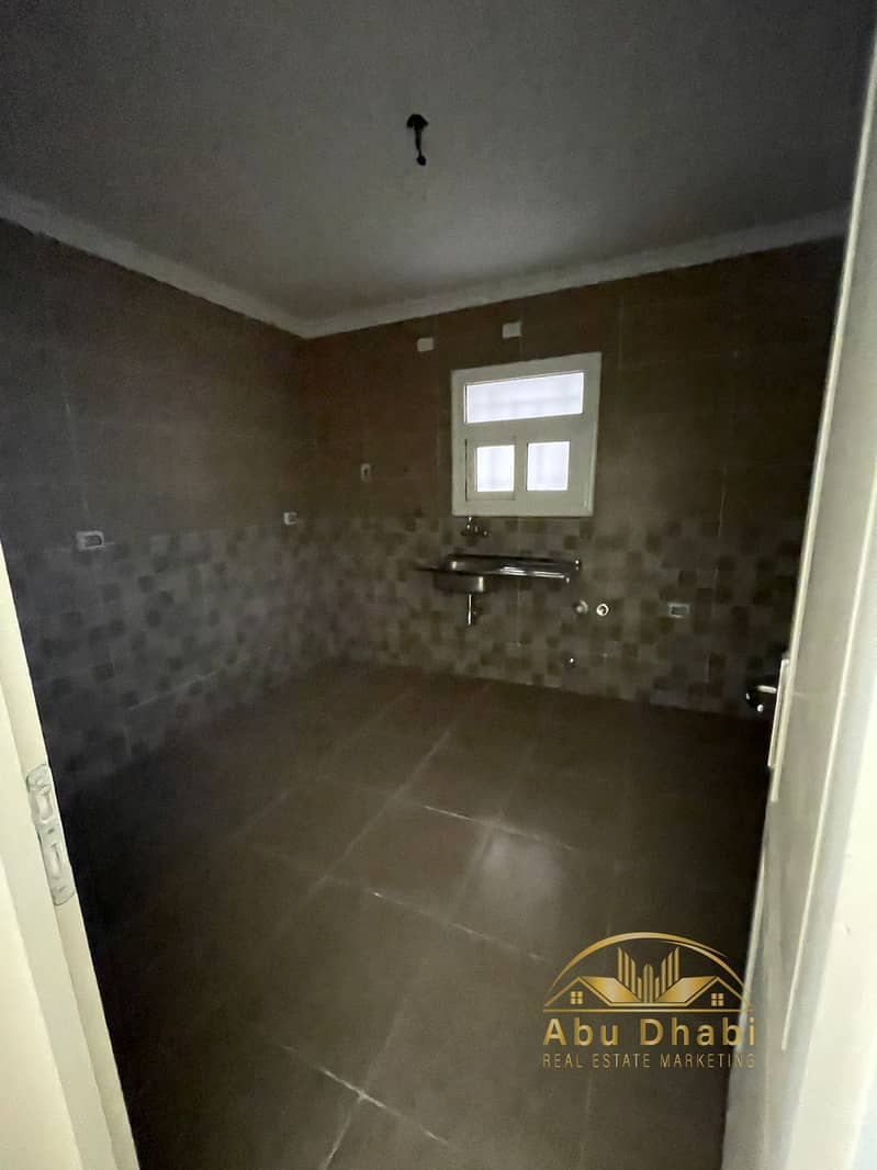 8 c48e104e-51c0-484f-bd06-8e519a4d06af. jpg