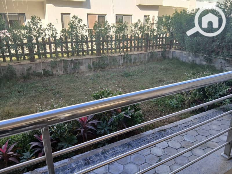 2 c2393ff7-cdc4-4d0d-8d5f-175c1ccbd932. jpg