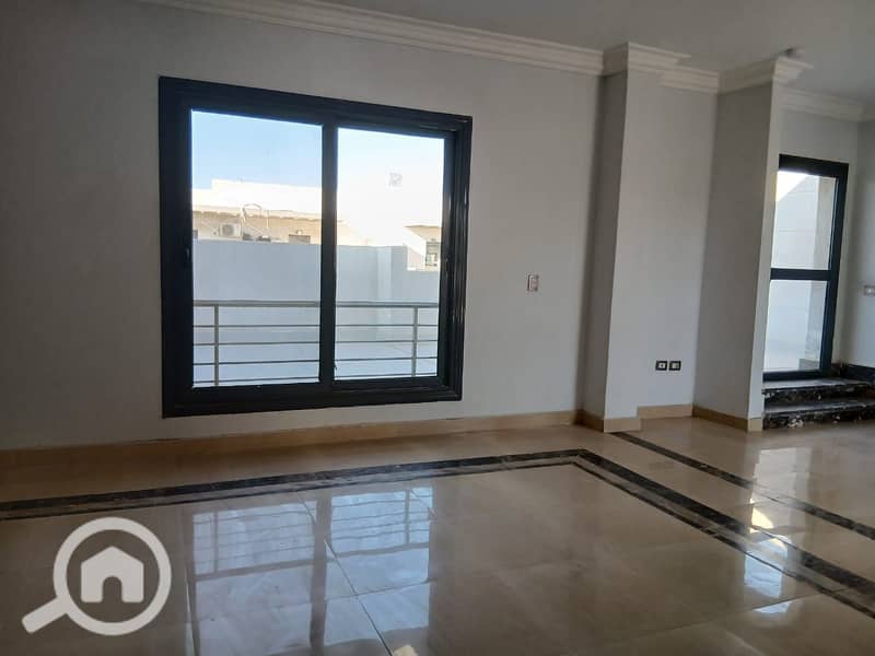 4 302cb307-623e-4091-9b4c-34f64aa96399. jpg