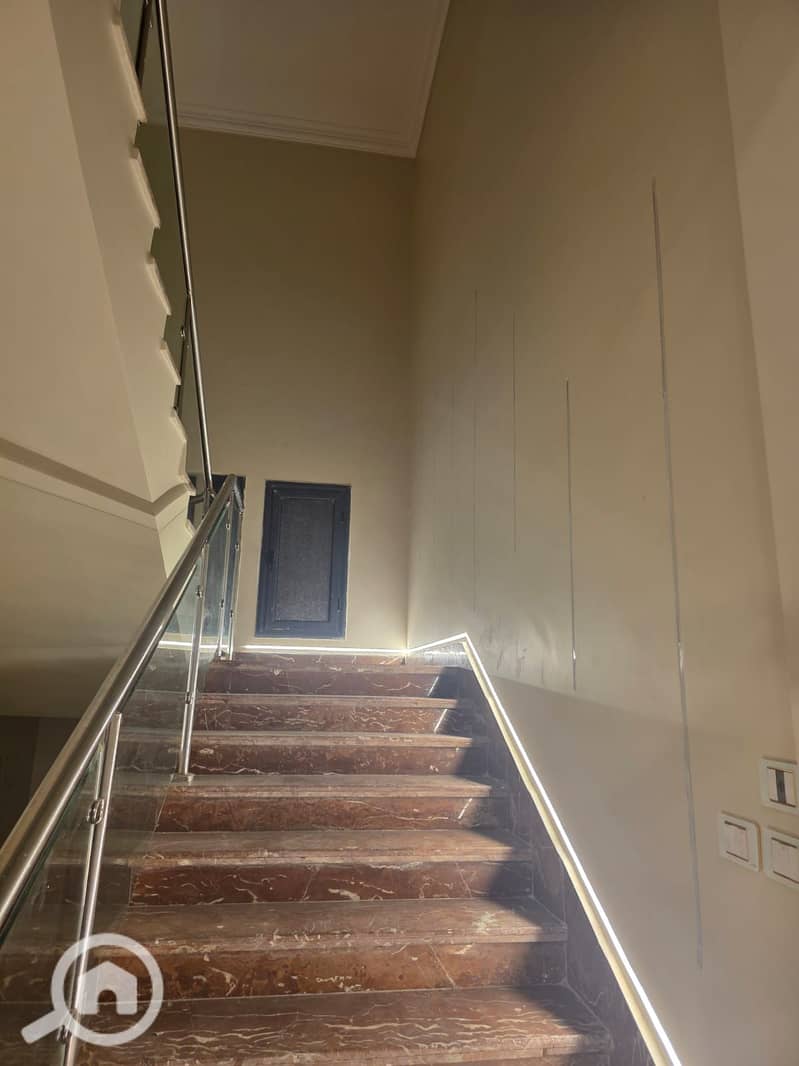 7 488d9299-915b-4b7f-aa72-dc2ae4f9898f. jpg