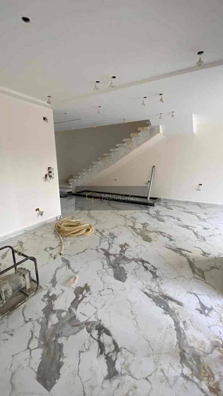 6 884ded96-108b-439d-ba7b-682fa6a60726. jpg