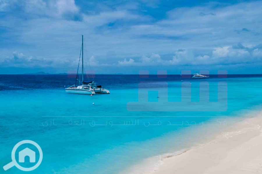 5 The Island - E Brochure 08 & 09-17. jpg