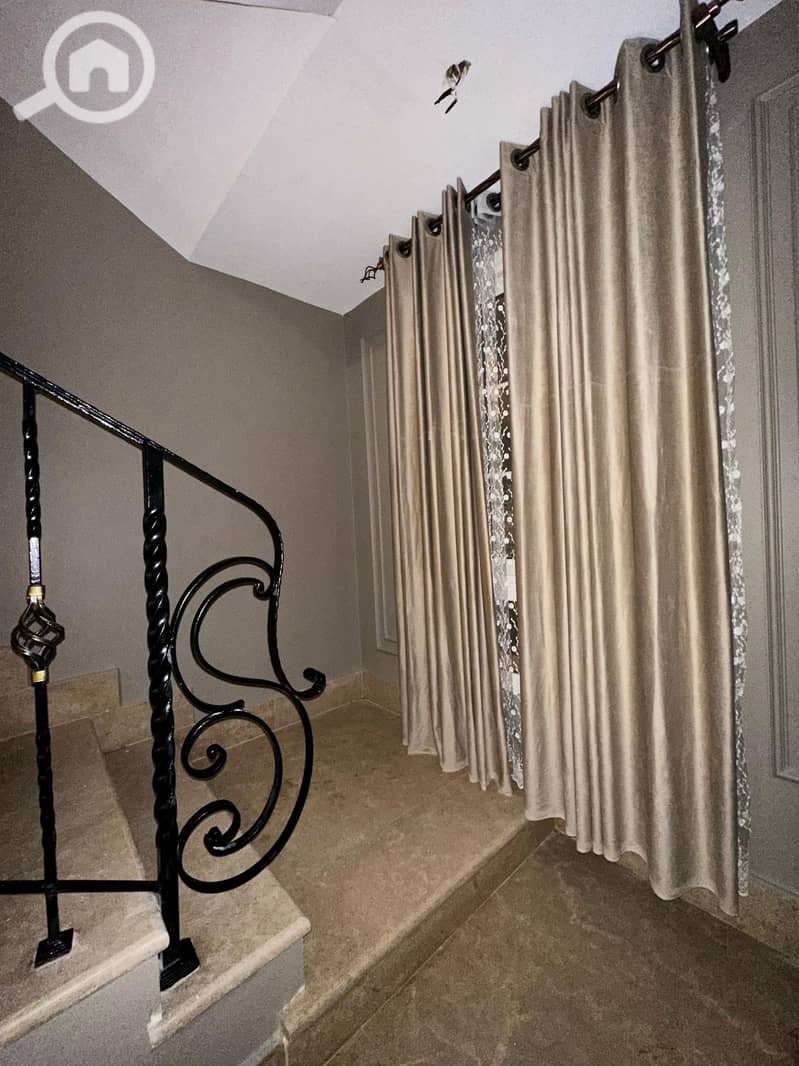 4 6a9d3d47-f740-49d9-bc98-3ea2a8d311f4. jpeg