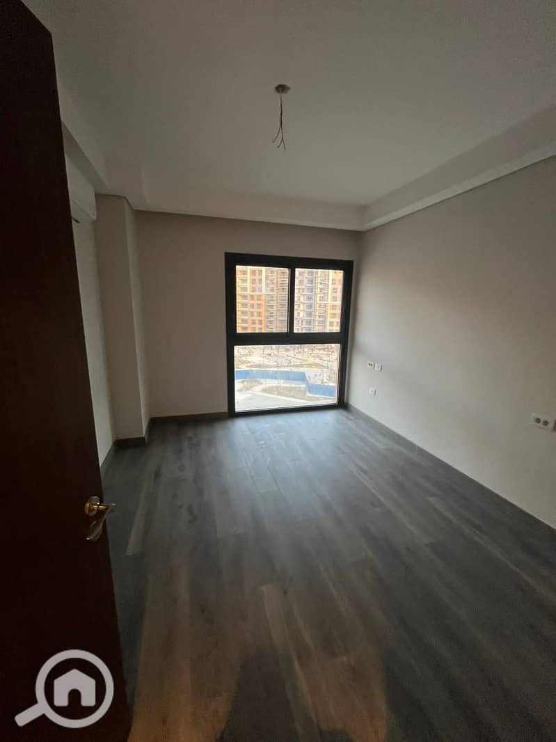 9 e7c3b0bc-9e80-4efa-8639-29fc85ae4246. jpg