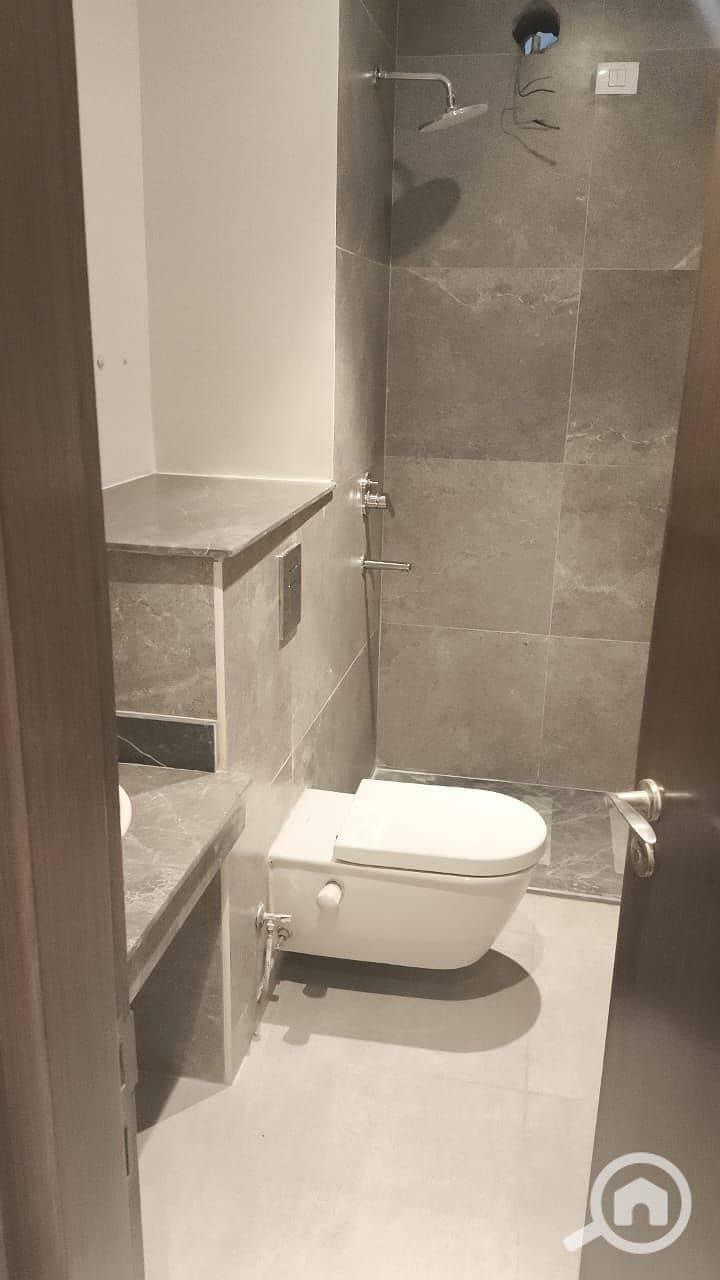 12 f910aa09-d414-458b-835c-20bdcf483e0b. jpg