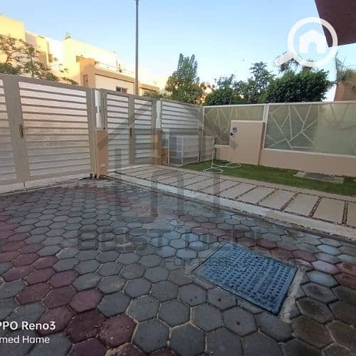 4 b1ab2f77-b27d-4da8-b1e8-d81dcd91836e. jpg