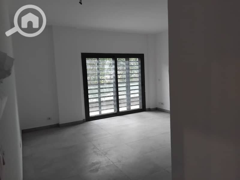 4 4c72a633-36cd-4f88-9dea-4660cd56f05b. jpg