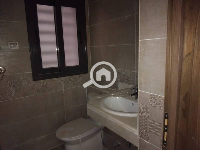 7 e00fa302-b405-4f87-adcf-5486254e7ad4. jpg