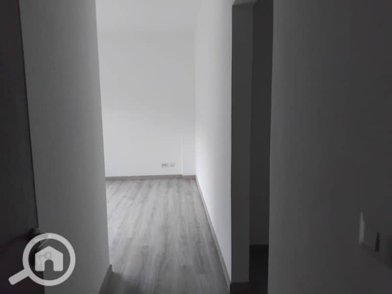 10 e6cb9ed0-76fd-494e-b20a-24e6b7f837aa. jpg