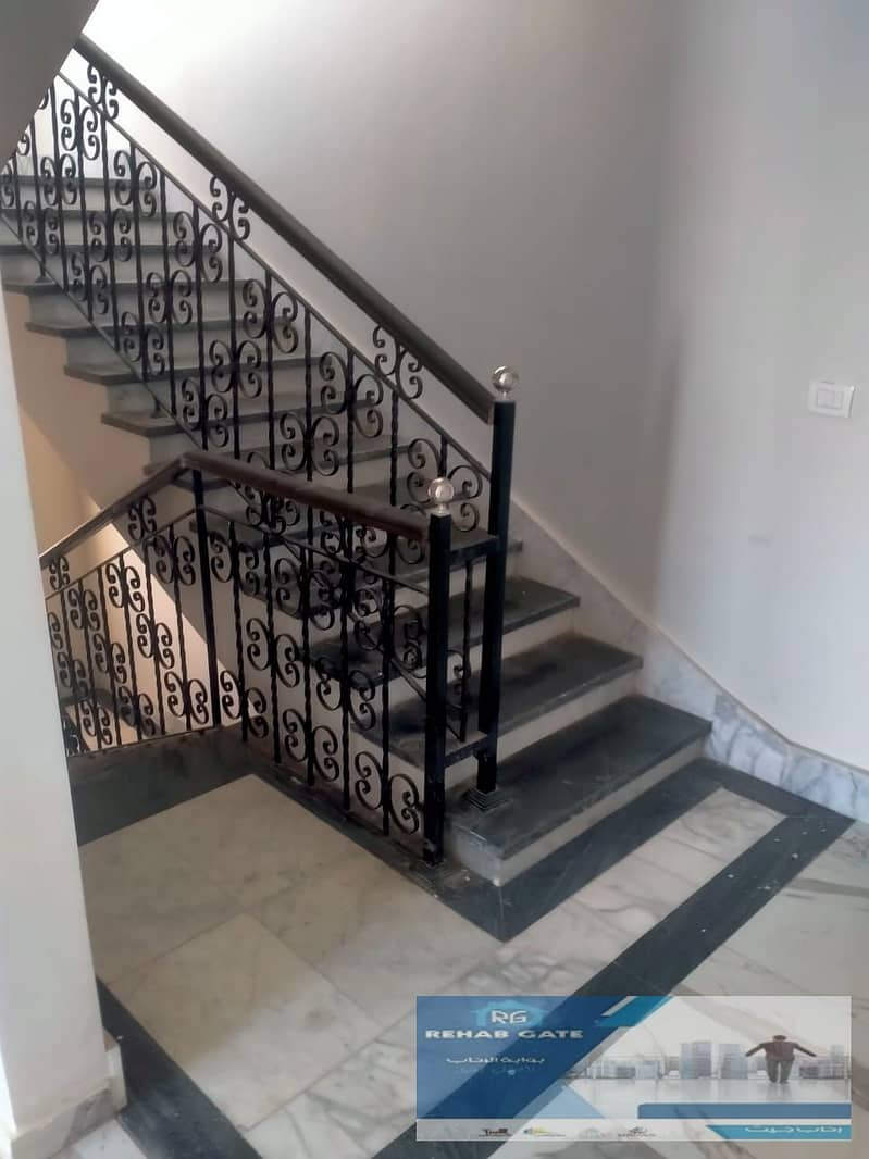 29 70242a49-df39-4c4f-9ed3-8b84131d5b6e. jpg