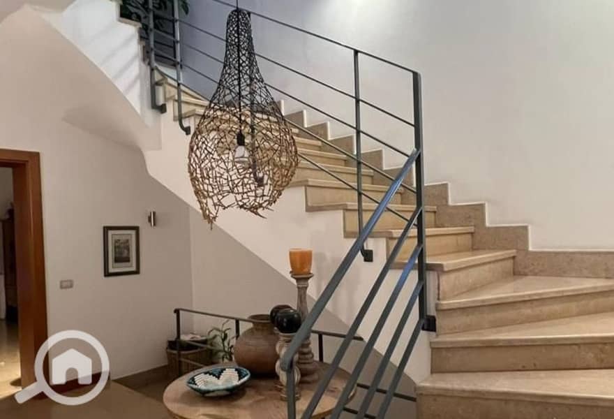 8 6d889be2-1f86-4648-8b8c-a4505ba7a44f. jpg