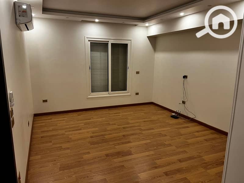 8 d1b20ba0-1ae8-401b-8785-954f1ad988ab. jpg