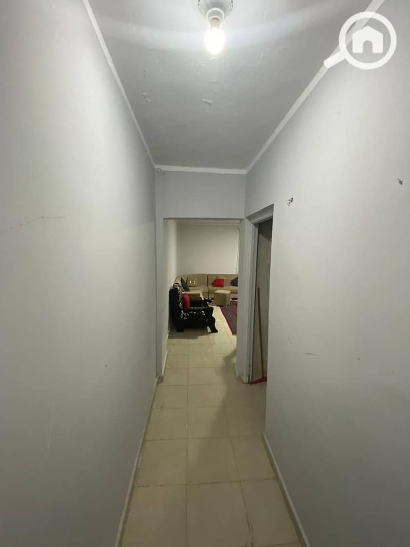 5 5f0ebbc469f64371b78c603030edc852. jpg