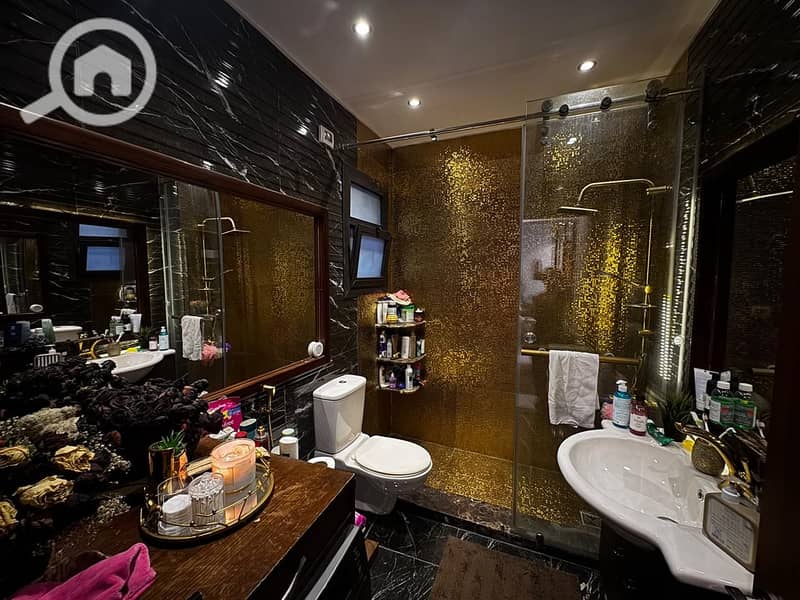 5 0277b3a6-ddd4-4303-af49-d2231b468c6e. jpg