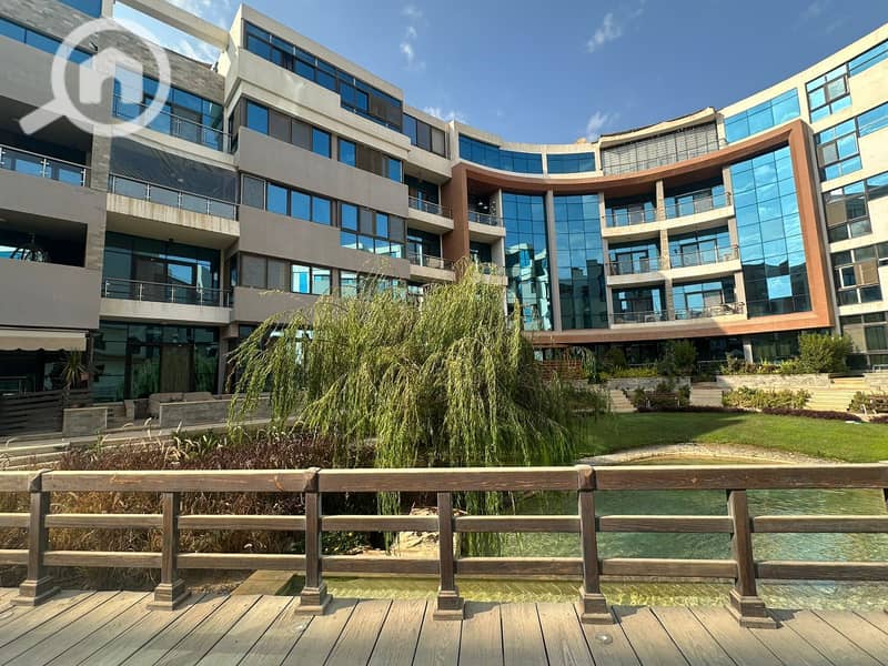 10 e72fae34-8437-4b9b-b753-76950759f426. jpg