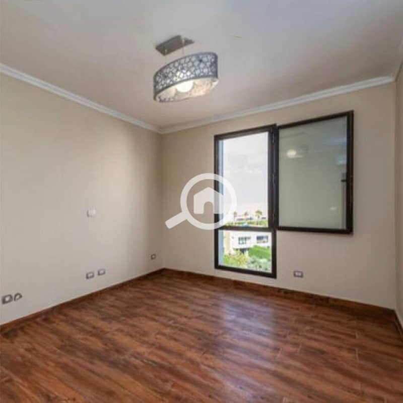 4 648cc86b-a40e-4c6e-afc4-e9e78c8994b4. jpg