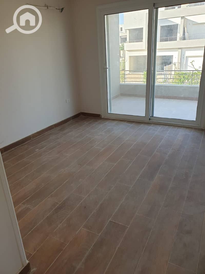 4 4f6a5497-e7b7-409b-98c9-760dc3de42fe. jpg