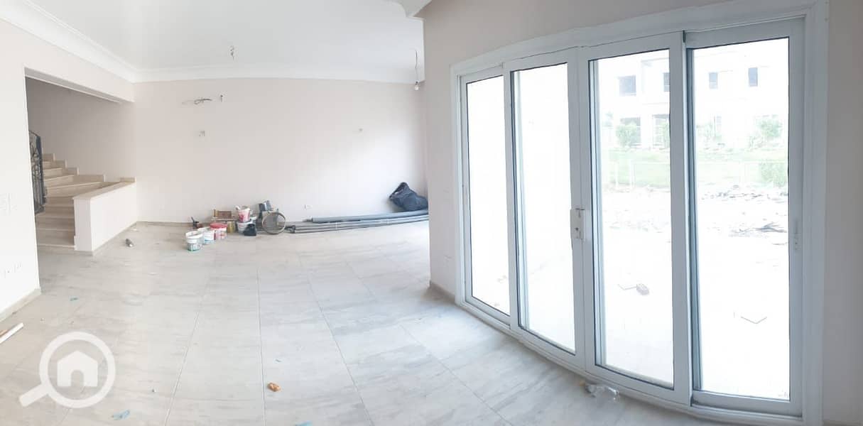 10 bf98c42a-b01e-42cf-83f7-dc709a214a15. jpg