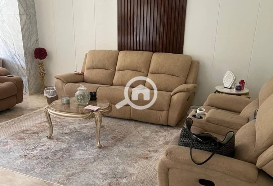 10 b51453dc-bc5f-4e80-ab5e-ad558743b5ae. jpg