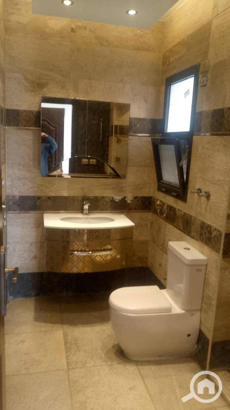 10 a95ae509-34f2-4c44-b051-59f2b9a23e09. jpg