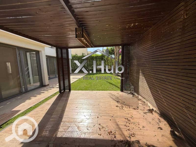 2 2a78da8e-5fa3-4461-83c8-bb2175899c1b. jpg