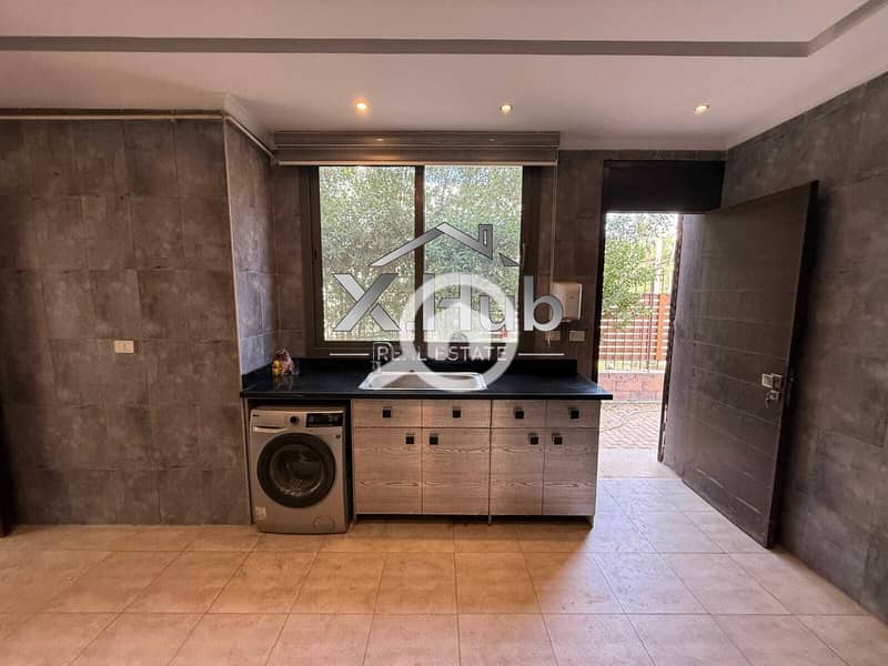 7 f572cdc1-78b6-444f-a4b9-7121a7ed9708. jpg