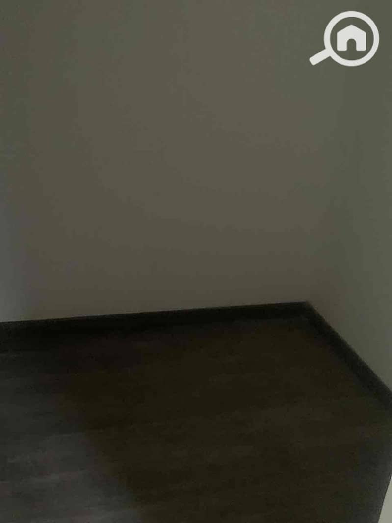 7 d5b481ed-5e64-4068-853d-073a95f5ba22. jpg