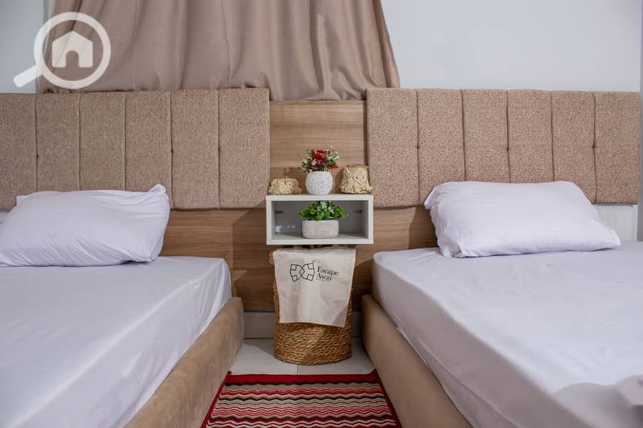 10 effcc9a2-f019-4ce4-9225-545bdd0be861. jpeg