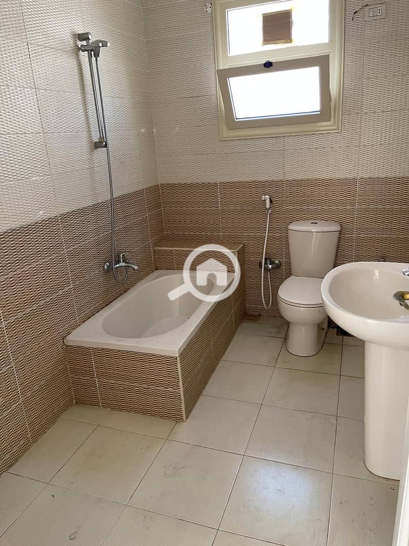 4 WhatsApp Image 2026-01-10 at 15.54. 08. jpeg