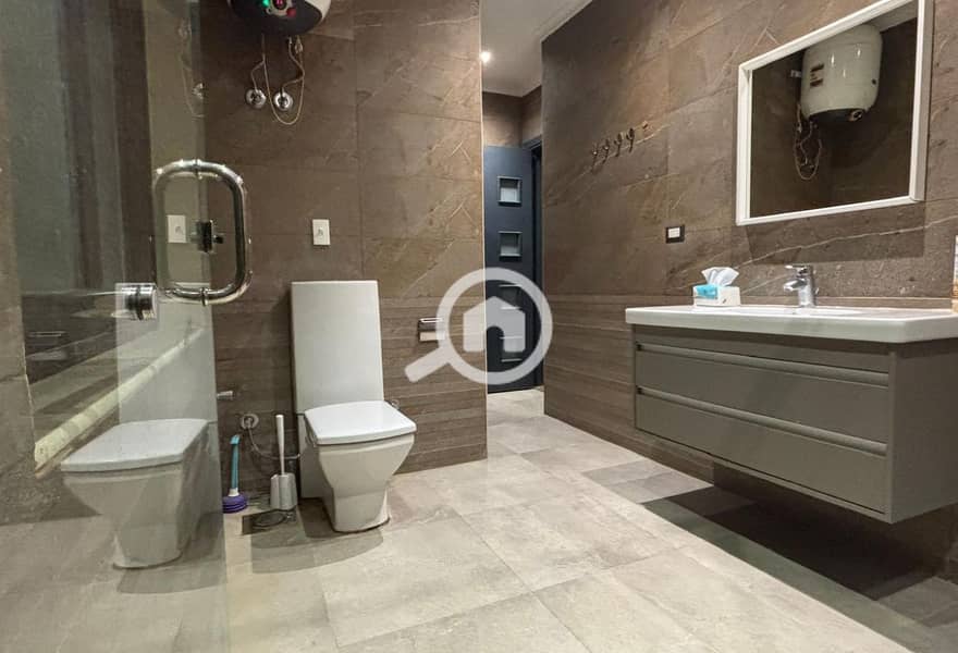 11 b66a684c-e69b-4312-961e-66eccf44dec7. jpg