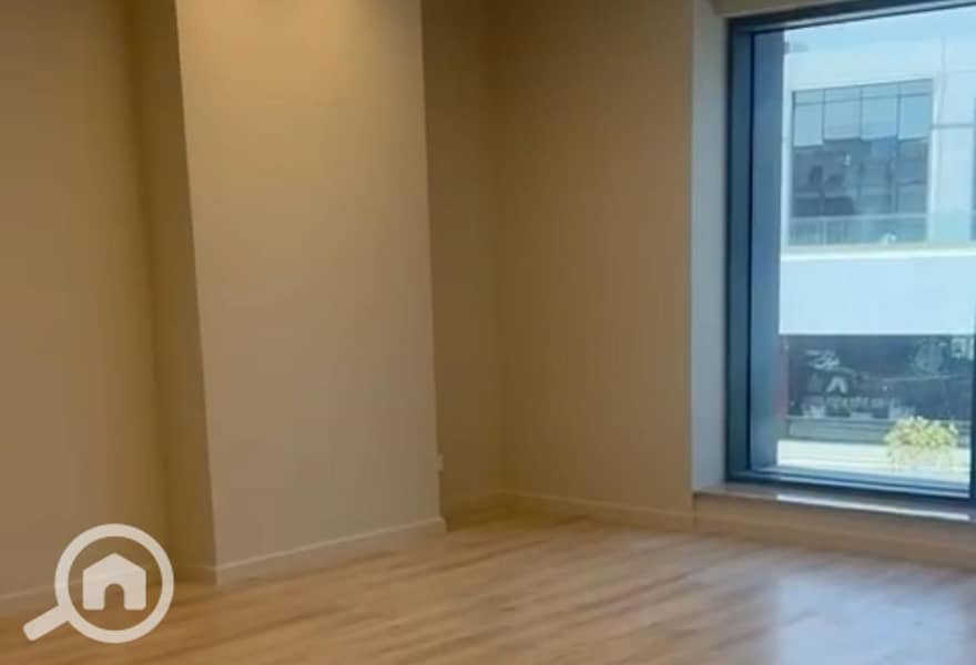 3 4c22c34e-200e-4719-b6da-2c69d891a7af. jpg