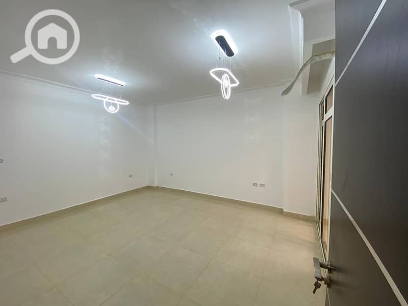 5 4a2eaaa0-c898-4b4f-a040-0cf4c62ea7a9. jpg