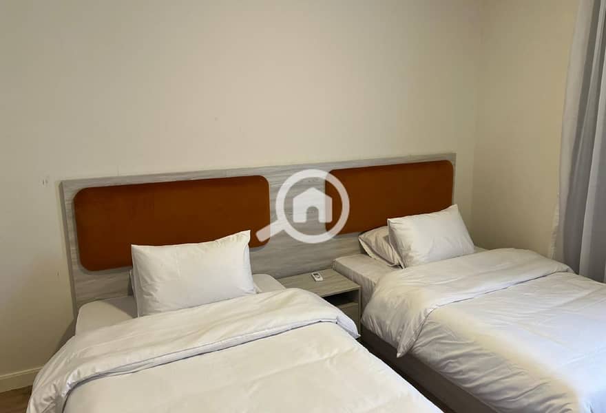 4 0aaa3803-87fa-487f-baff-9c30981c551d. jpg