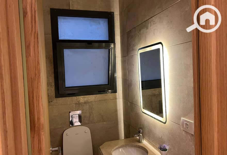 5 71e13925-1468-47d4-98d1-962576e599ba. jpg