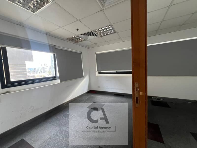 10 2b951861-f285-44ae-8398-33003248b2ab. jpg